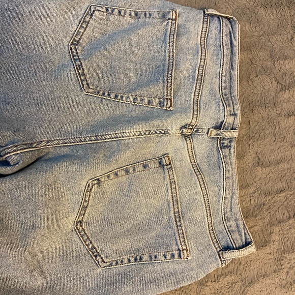 Forever 21 Mom Jeans - Picture 4 of 5